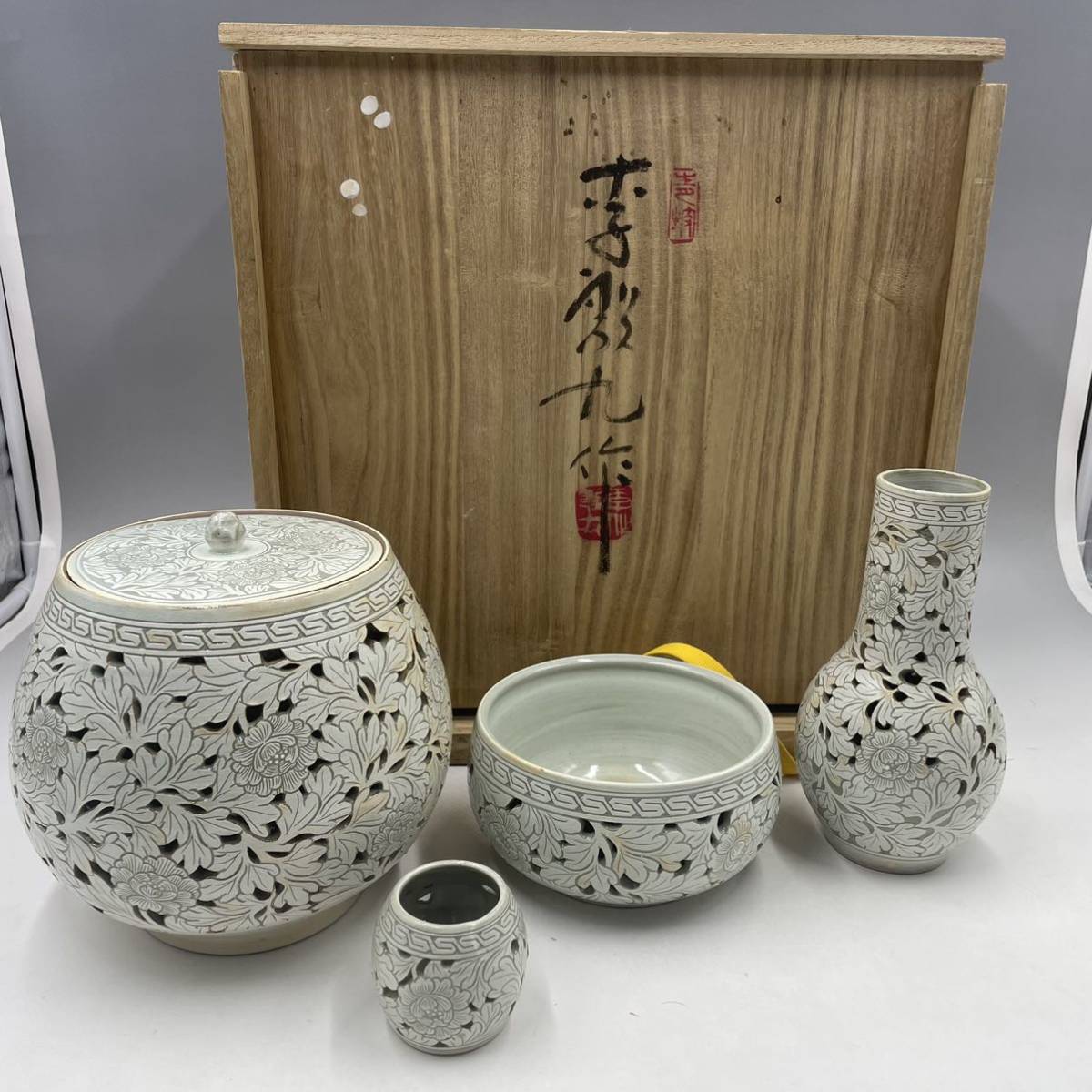韓国 花草文 皆具揃 共箱 骨董 水指 建水 花入 蓋置 茶道具水器 李殷九