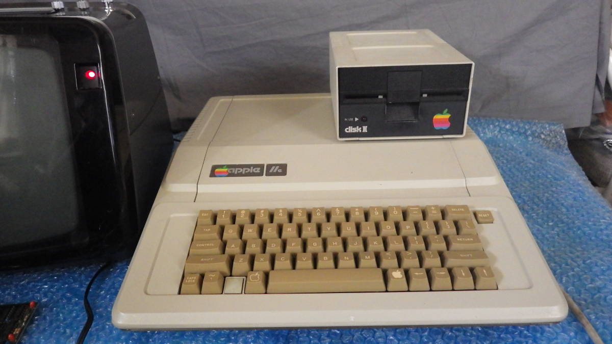 Apple II 動作確認済 AppleIIe Apple IIe 通常動作 確認！ 内部画像、動作確認画像あり