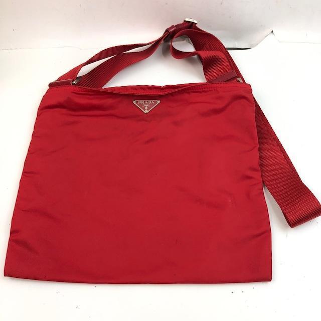 ✨綺麗✨PRADA プラダ サコッシュ 三角プレート ナイロン ロゴ レッド PRADA プラダ ナイロン ロゴプレート ショルダーバッグ レッド