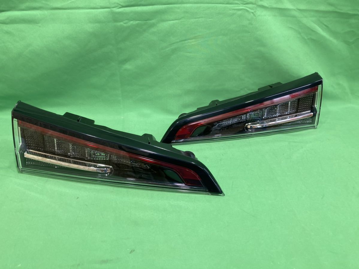  トヨタ カローラツーリング 210系 テールライト 左右セット LED 内側のみ 洗車傷程度 コイト 12-640 刻印WB 個人宅配送不可(テールライト)｜売買されたオークション情報、yahooの商品情報をアー トヨタ用