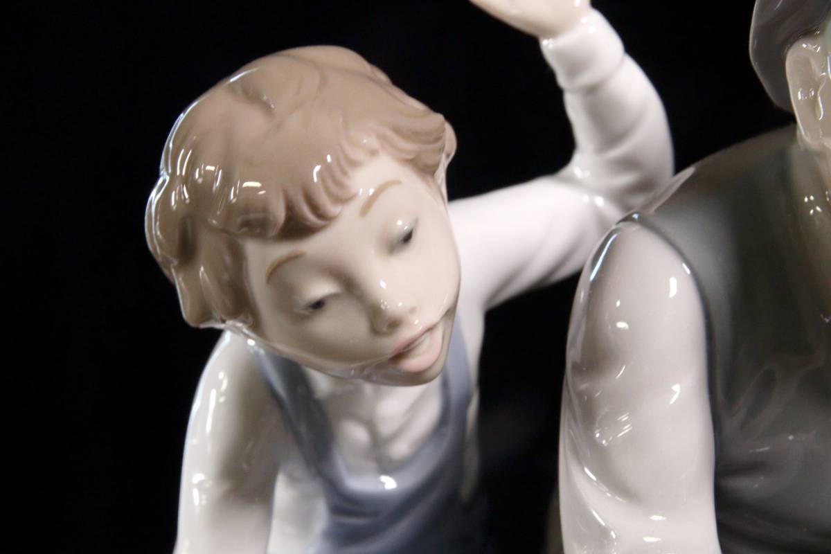 リヤドロ LLADRO おじいちゃんと魚釣り 「おじいちゃんと魚釣り」 39cm
