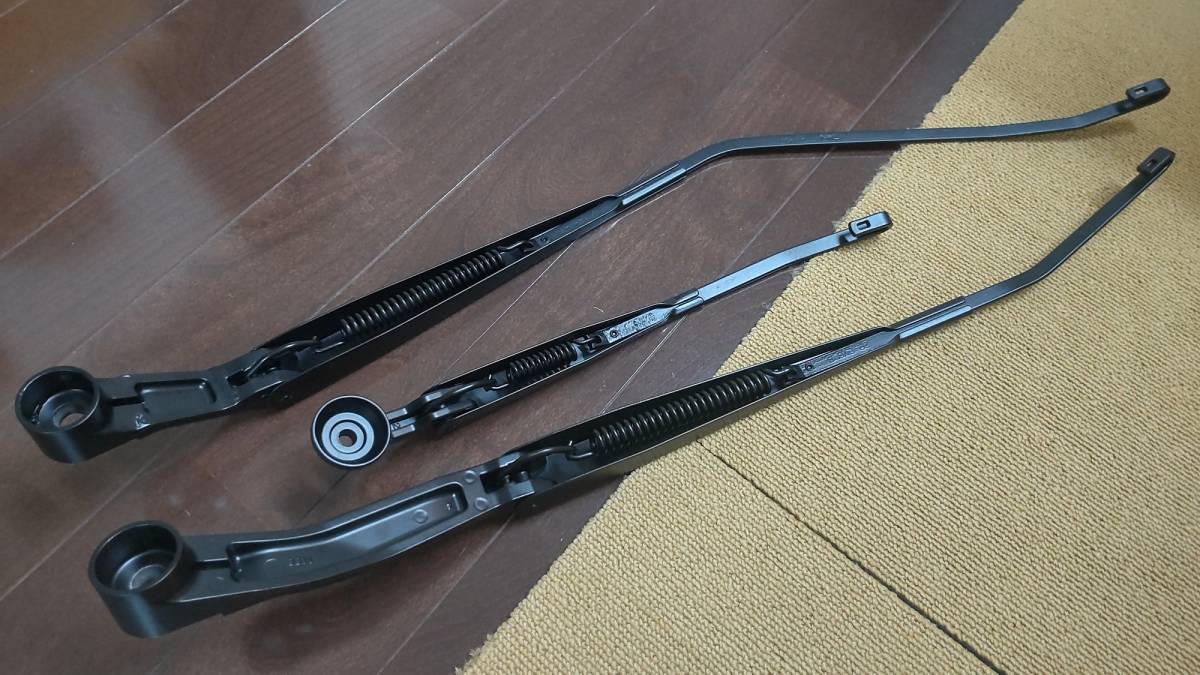 新品未使用】ランサーエボリューションIX フロントワイパーアーム 左右
