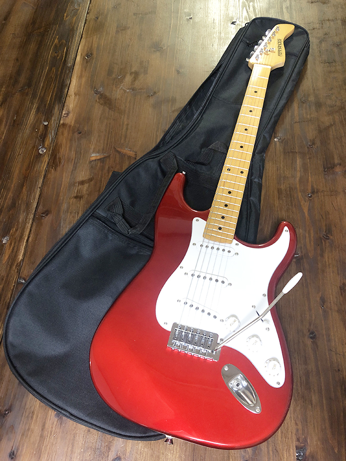 こ*ら様 引き取り可能 FERNANDES レッドエレキギター ストラトタイプ