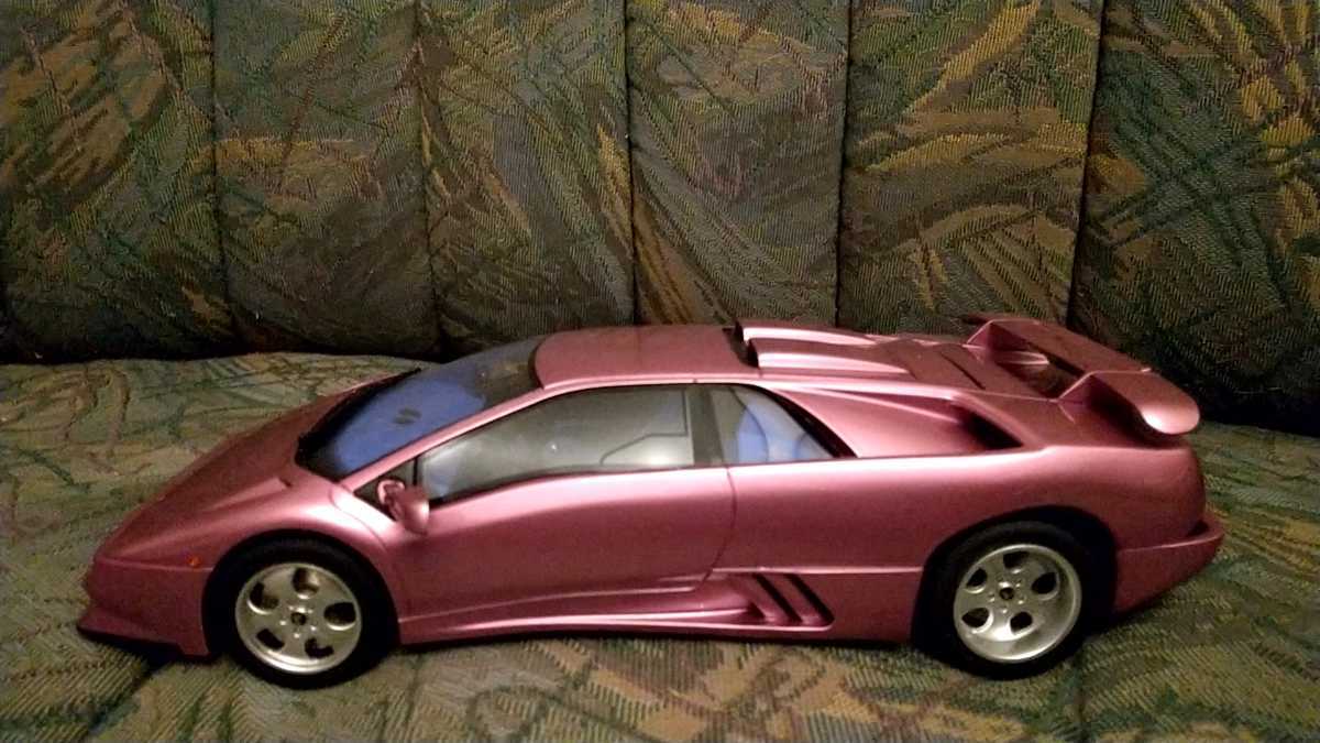  1/18 ランボルギーニ ディアブロ SE30イオタ(乗用車)｜売買されたオークション情報、yahooの商品情報をアーカイブ公開 - オークファン 乗用車