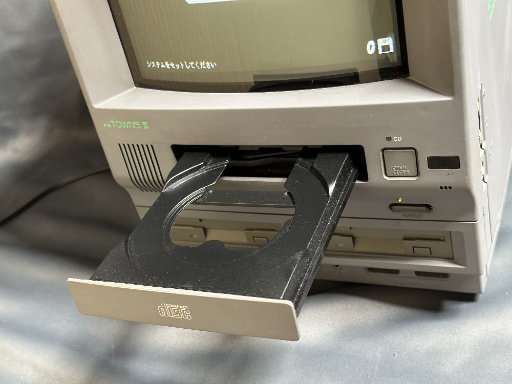 43 希少 FUJITSU FM TOWNS II UX20 本体 FMTW2UX20 起動確認済 レトロ  