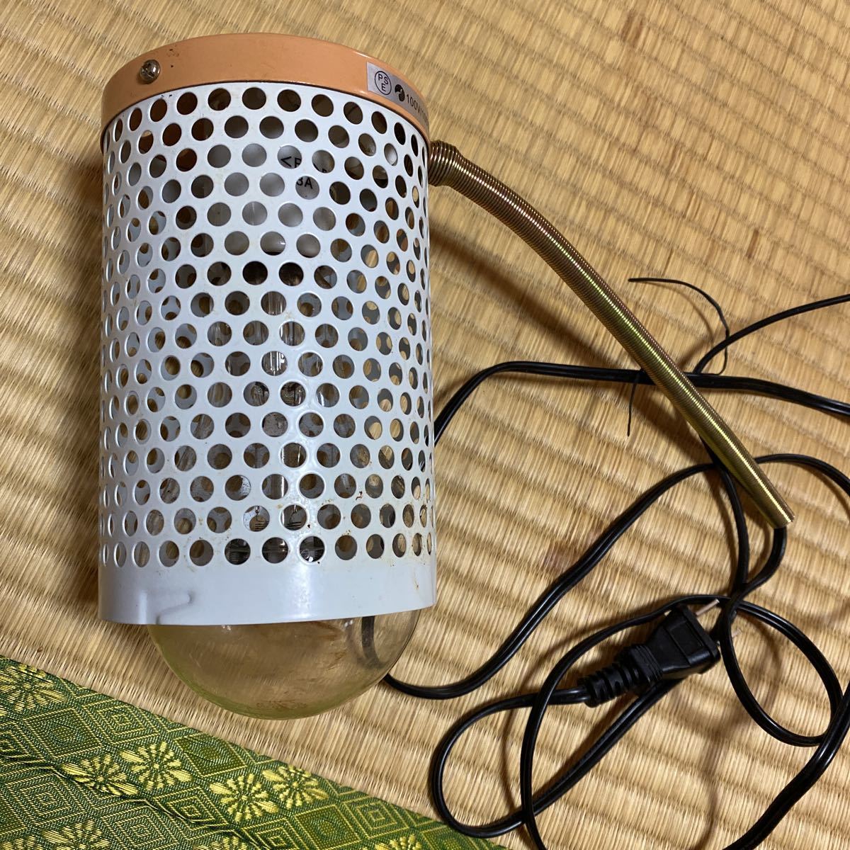 小動物 マルカン 保温電球 ペットヒーター爬虫類 マルカンセラミック