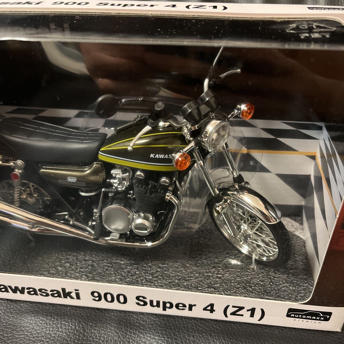 900Z1【限定販売品】1/12 カワサキ Z1 900 KAWASAKI スーパーフォー Z1