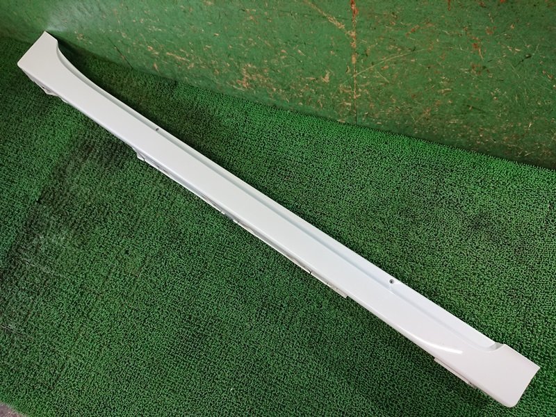 【SALE，人気】 トヨタ ZVW30 プリウス 右サイドステップ 070 パール H21年式(サイド)｜売買されたオークション情報、yahooの商品情報をアーカイブ公開 - オークファン トヨタ用