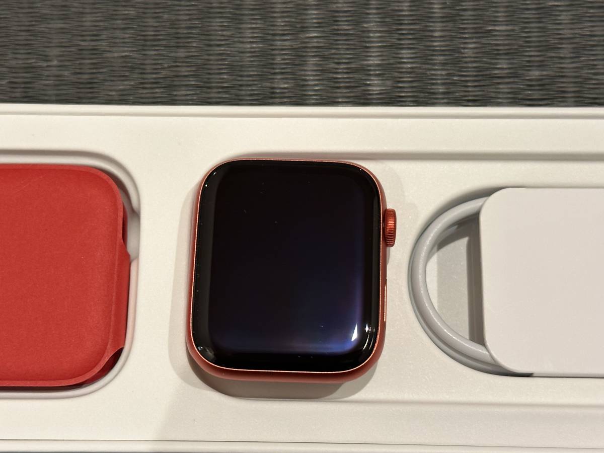 超美品 Apple Watch Series6 GPSモデル 44mm MOOM3J/A PRODUCT RED スポーツバンド ペアリング解除済 純正レザーリンクベルト付き 赤 Watch Apple Series 時計 ネイビー GPS&frasl;40mm