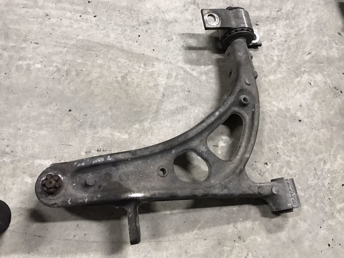 GC8インプレッサWRXstiバージョンフロントロアアーム左右ASSY アルミ