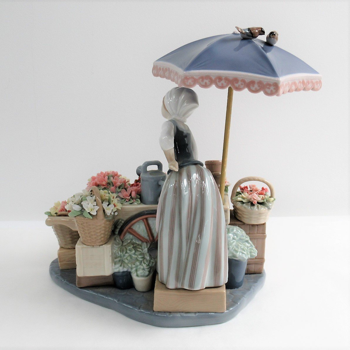 リヤドロ 0 公園通りの花屋さん フィギュリン LLADRO Lladro 1円〜 1円