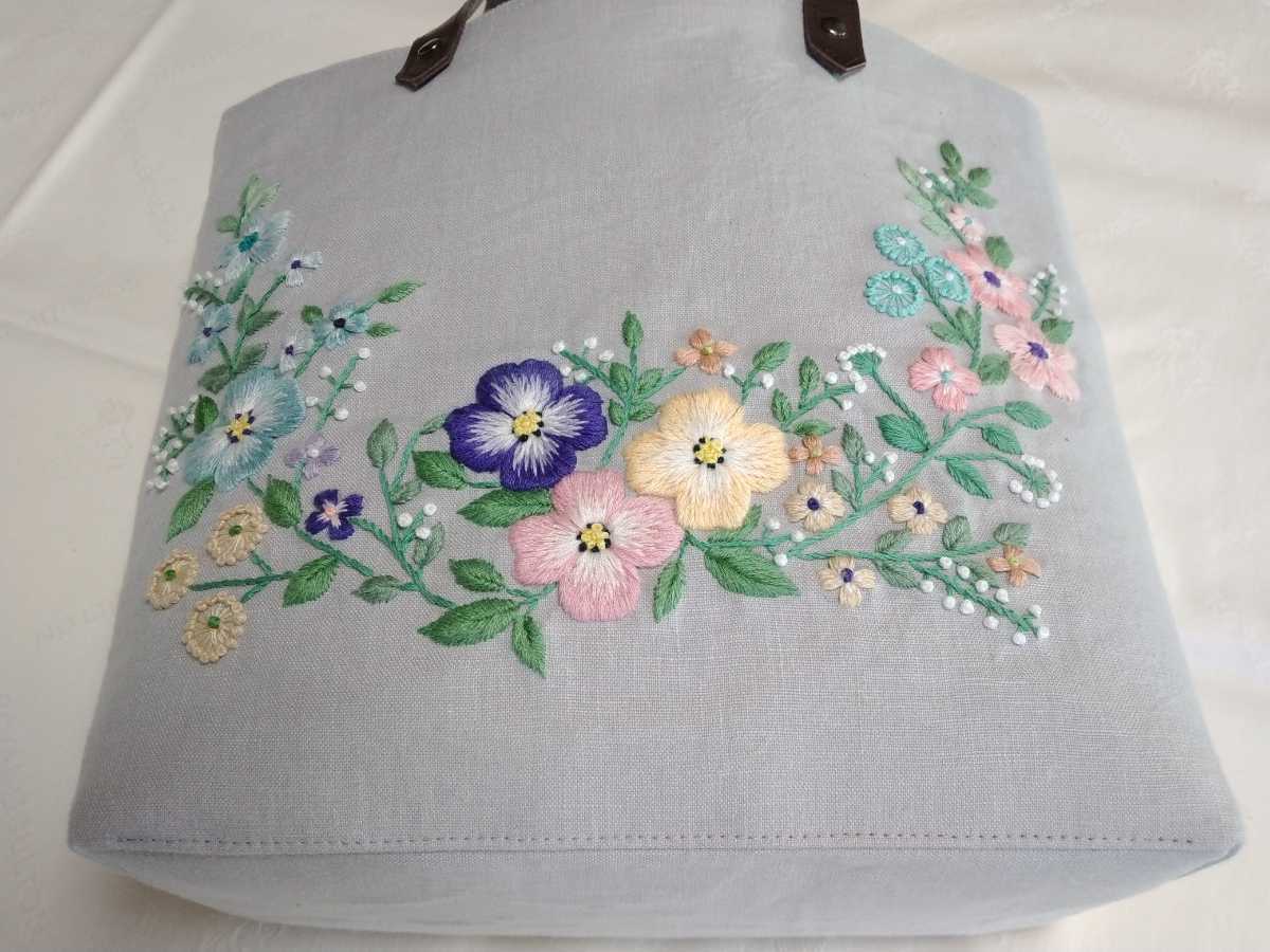 ハンドメイド☆手刺繍 花の刺繍☆持ち手 本革 ☆トートバッグ(女性用