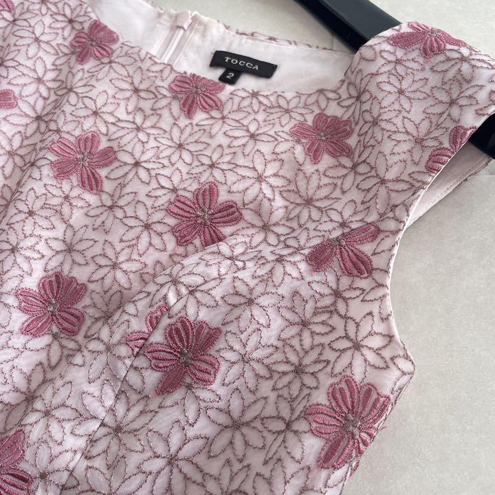 極美品◇トッカ TOCCA 総刺繍 華やか 芝桜 花柄 フレア ワンピース 2  