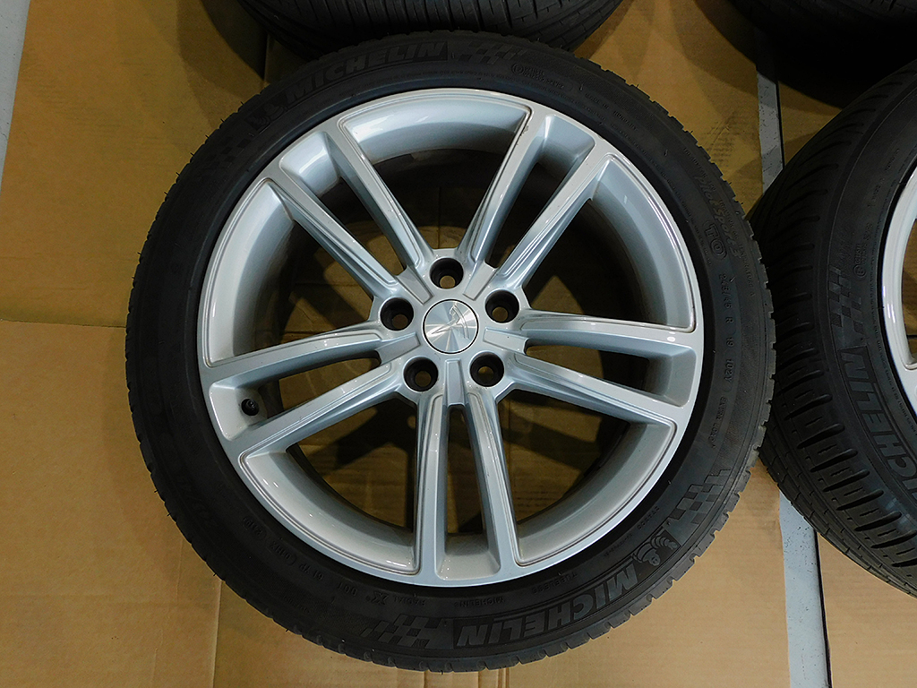 テスラモデルS 純正ホイール 19インチ 6007214-00-D 19x8.0J+40MM ミシュラン Michelin PilotSport3 245/45R19 ホイール・タイヤ4本セット S TESLA Model 5H 19X8.0 0