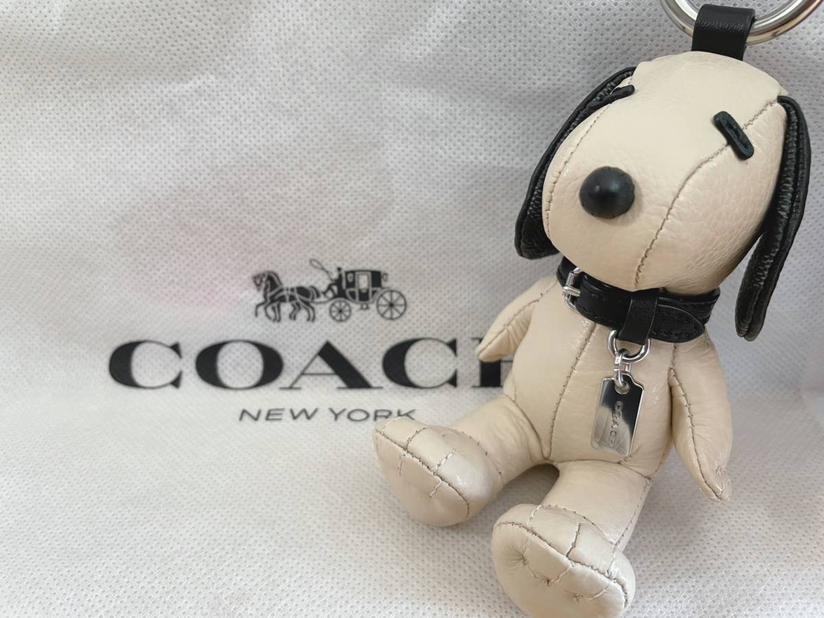  COACH&times;PEANUTS スヌーピー チャーム バッグチャーム(トートバッグ)｜売買されたオークション情報、yahooの商品情報をアーカイブ公開 - オークファン かばん、バッグ