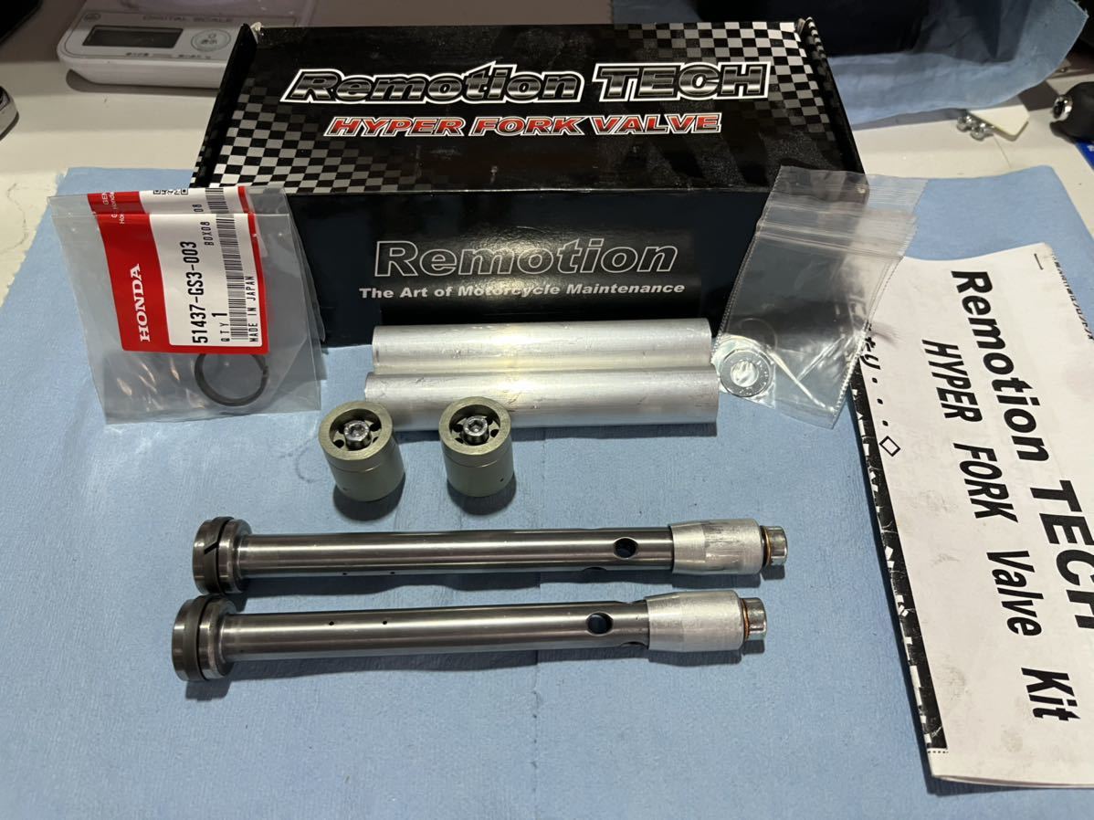 NSF100 Remotion TECH リモーションテック製のハイパーフォークバルブ 