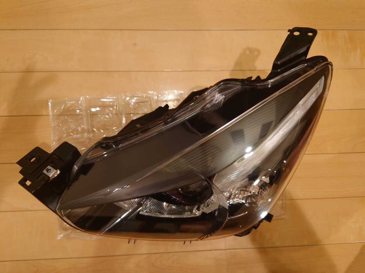 デミオ KOITO dj 0 DJ3FS -マツダデミオdjヘッドライトの中古品 デミオ