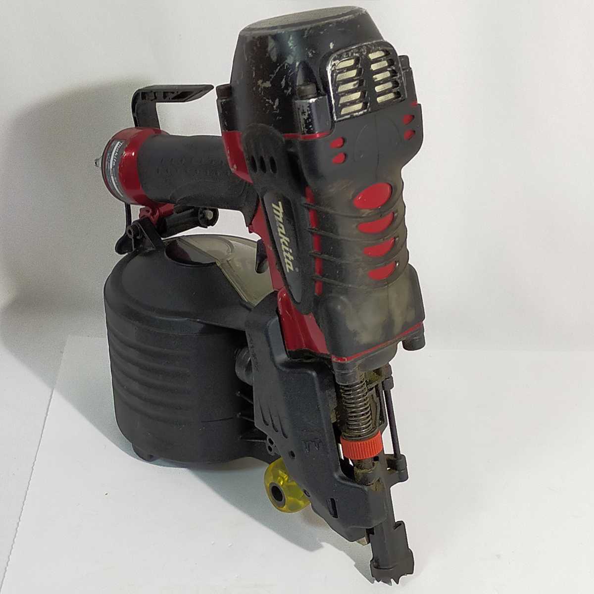 NN0303 955 マキタ makita 90mm 高圧エア釘打 AN930H 釘打ち機 中古品 