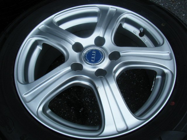 0 ユ）プリウスα SAI+205⁄60R16 スタッドレス深溝 90ノアヴォクシー