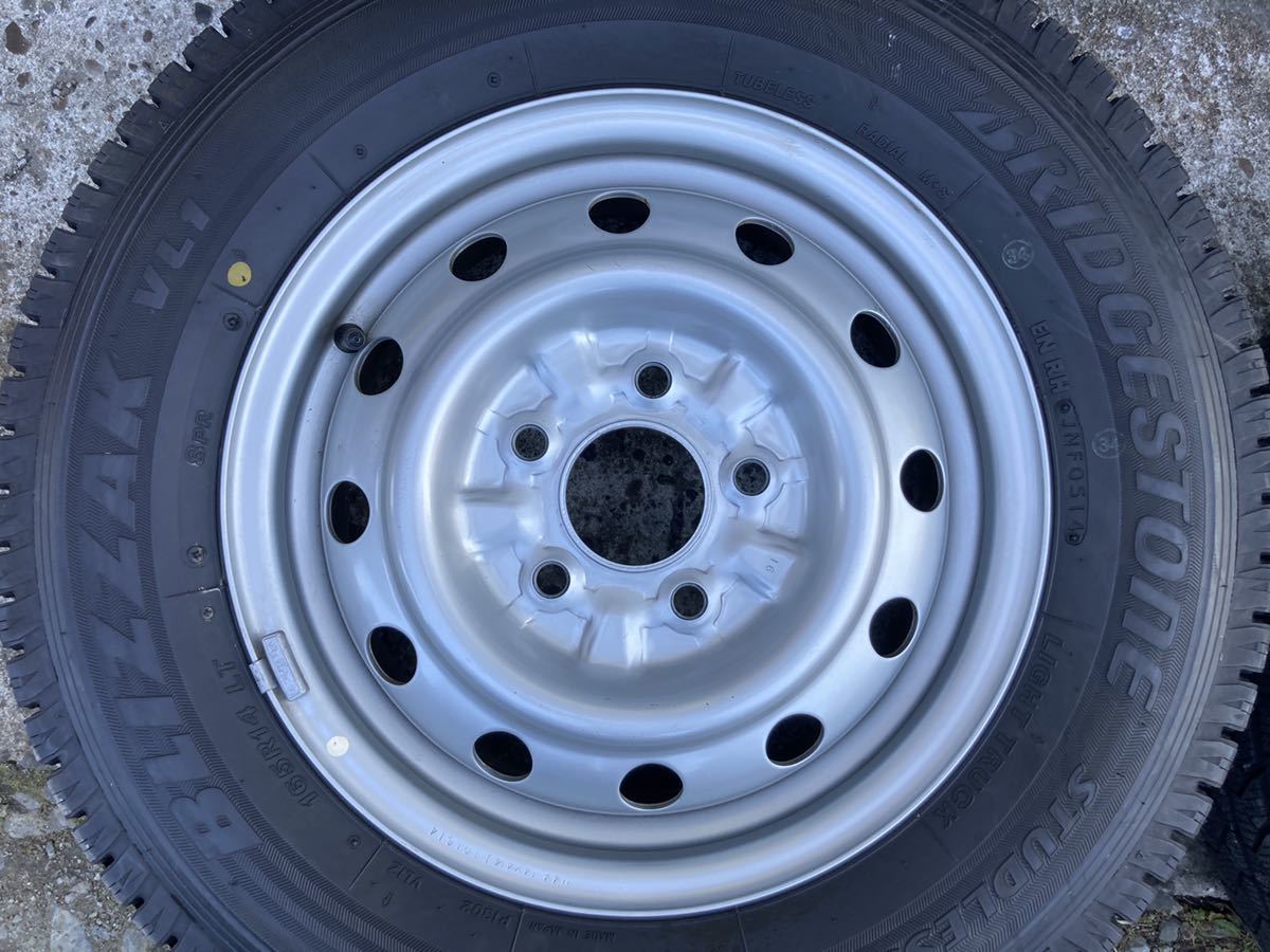 バリ山 スチール ホイール 14x4.5J PCD114.3 5穴 ハブ径67 BS ブリザック VL1 165R14LT 8PR 14年製 4本 14インチ 4穴 車 14x5.5J トヨタ ハブ径