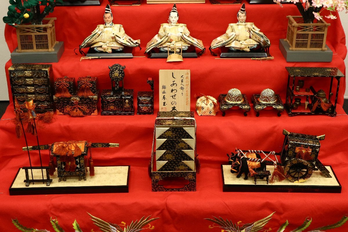 雛匠 東玉 「大宮人飾り しあわせの春」 内閣総理大臣賞受賞作品 十五 