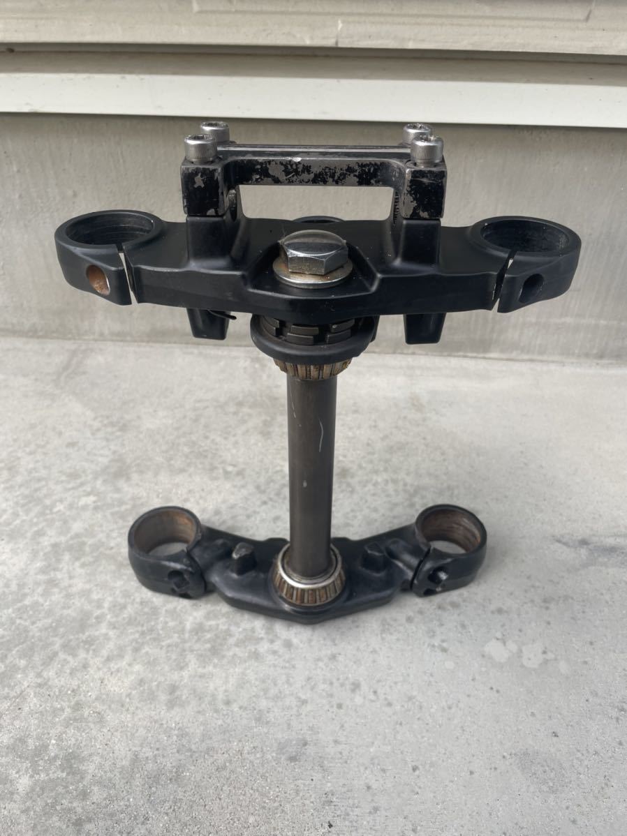 ☆彡KAWASAKI・カワサキ・ZRX400・ZR400E・ステム・トップブリッジ・部品取り車・車体ではありません。 カワサキ zrx400 トップブリッジ ステム 純正品 曲がり無し ZR400E