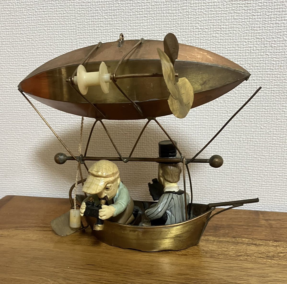 飛行船のオブジェ　ジャンク品　送料無料