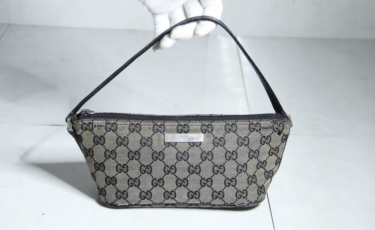 33.GUCCI グッチ アクセサリー ポーチ キャンバス柄 ブラック GUCCI