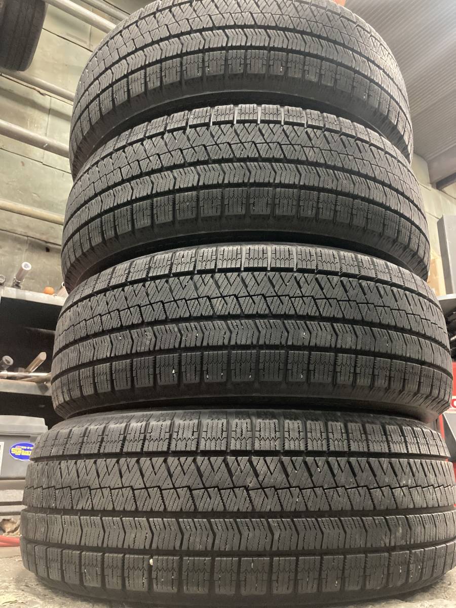 215⁄60R17 スタッドレスタイヤ 2本 WINTER MAXX 6.5J+45 溝はあります