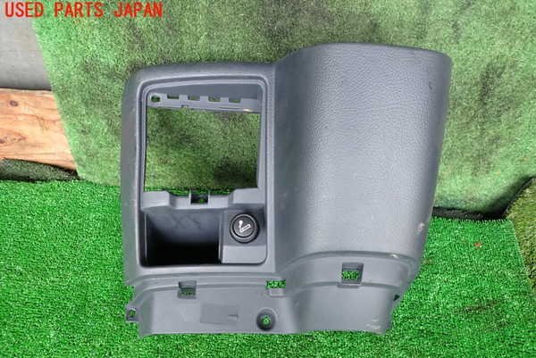 1UPJ-91307842]ベンツV350(639350A W639)小物入れ2 中古 Rear 中古 ベンツ Brake W639(639811C)右前フェンダー Plug
