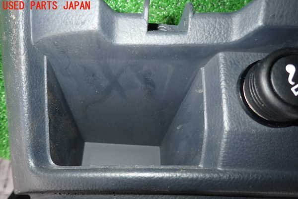 1UPJ-91307842]ベンツV350(639350A W639)小物入れ2 中古 Rear 中古 ベンツ Brake W639(639811C)右前フェンダー Plug