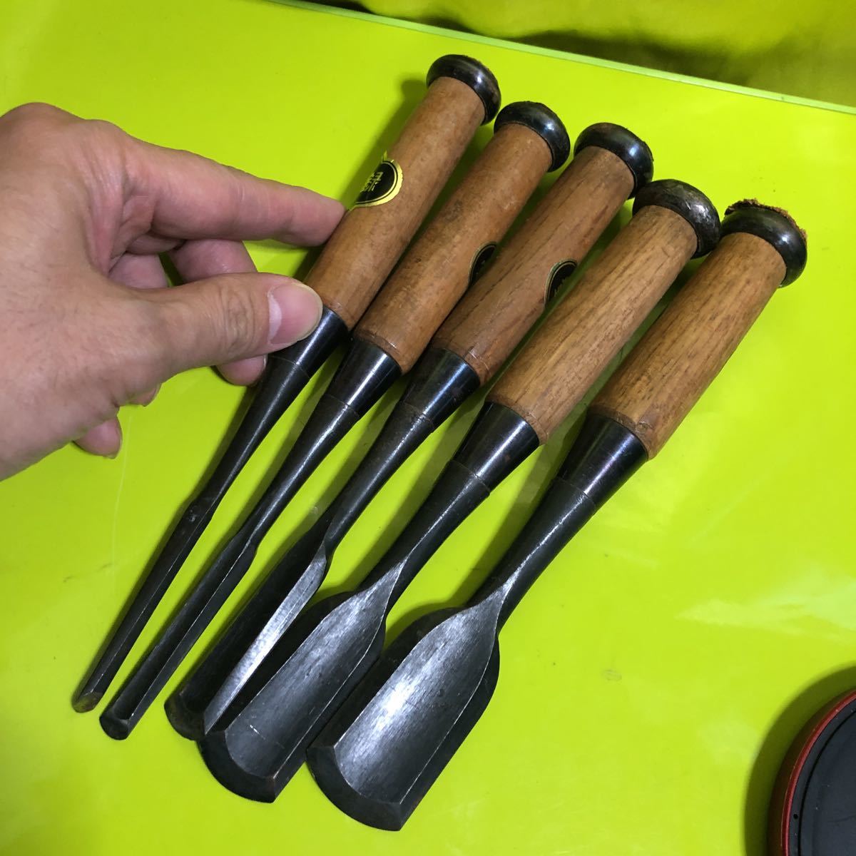 ノミ　鑿 のみ　国寿/國寿　5本　未チェックのジャンク扱い　大工道具 鑿 ノミ のみ 新品 1⁄4 追入れのみ