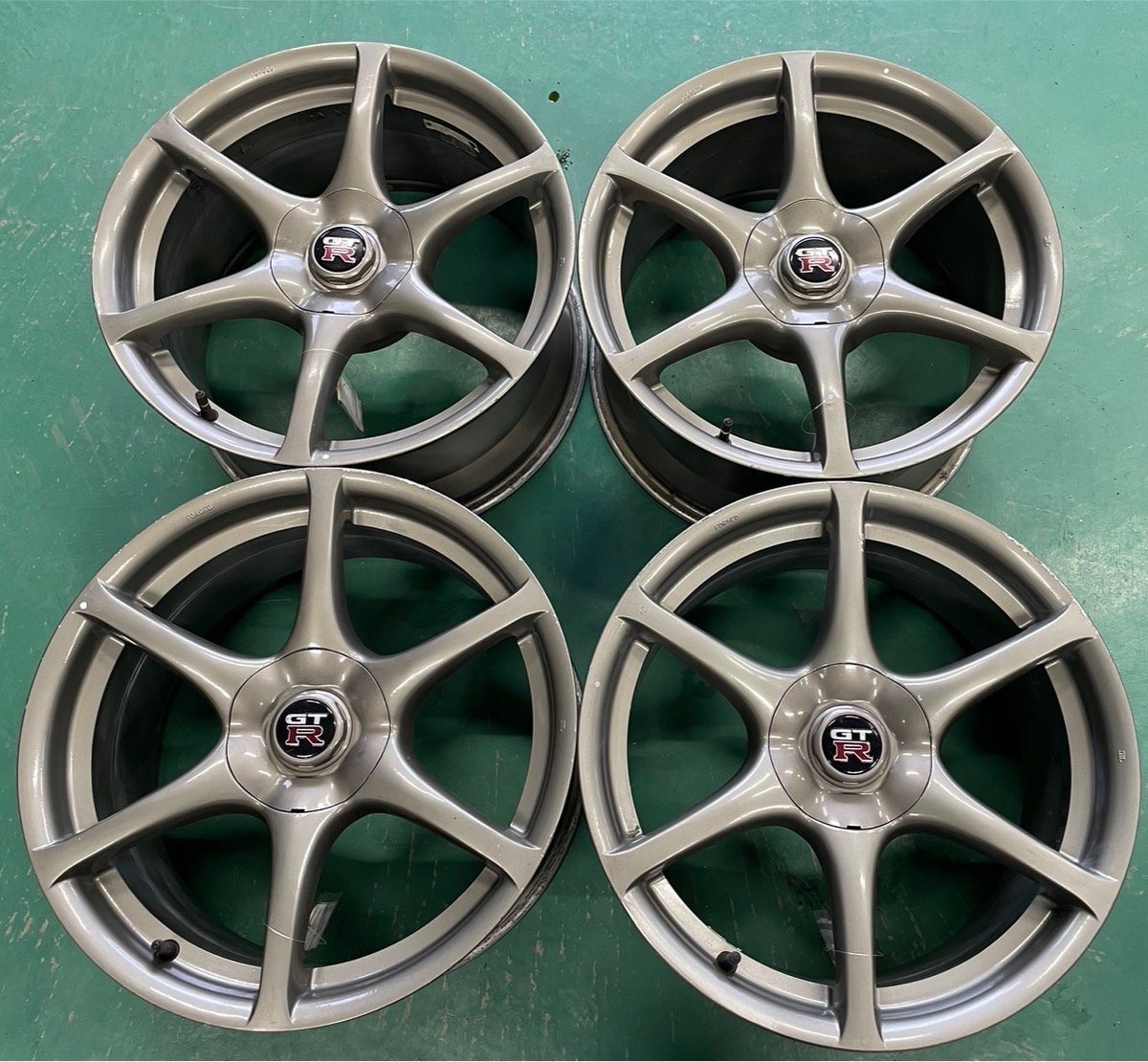 ◎【希少!!】BNR34 R34 スカイライン GT-R V-spec 純正 鍛造 18インチ 9J +30 センターキャップ付!! 苫小牧店～店頭引取可能◎