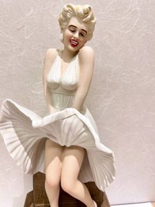 マリリン・モンローのYahoo!オークション(旧ヤフオク!)の相場・価格を