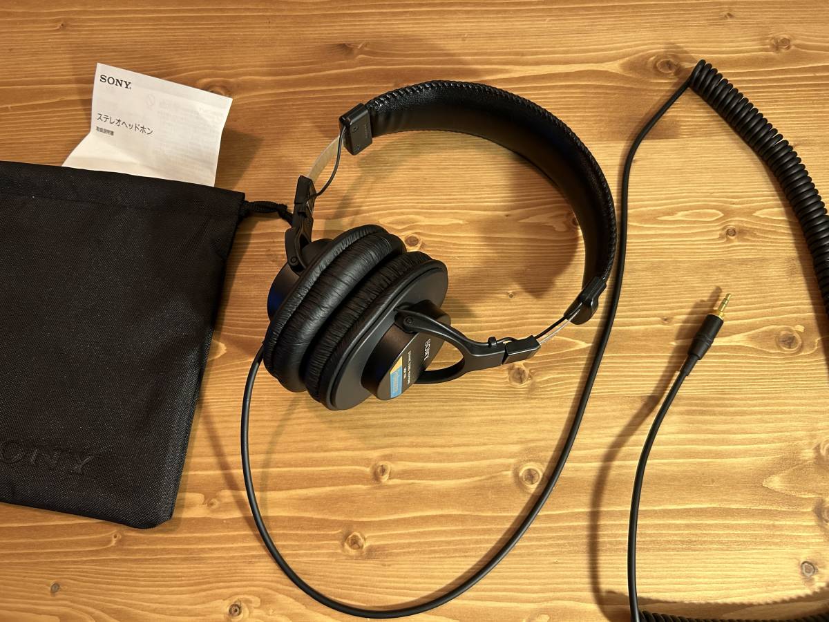 最新作，定番 状態良好 SONY ステレオヘッドホン/MDR-7506/スタジオモニター/ソニー/カールコード/ケース付き/2022年3月購入(ソニー)｜売買されたオークション情報、yahooの商品情報をアーカイブ公開 - オーク ソニー