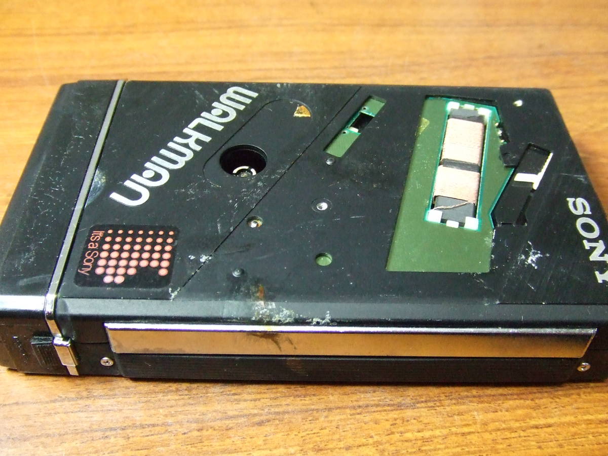 a478 SONY ソニー カセットウォークマン WM-F102 本体 中古 未確認