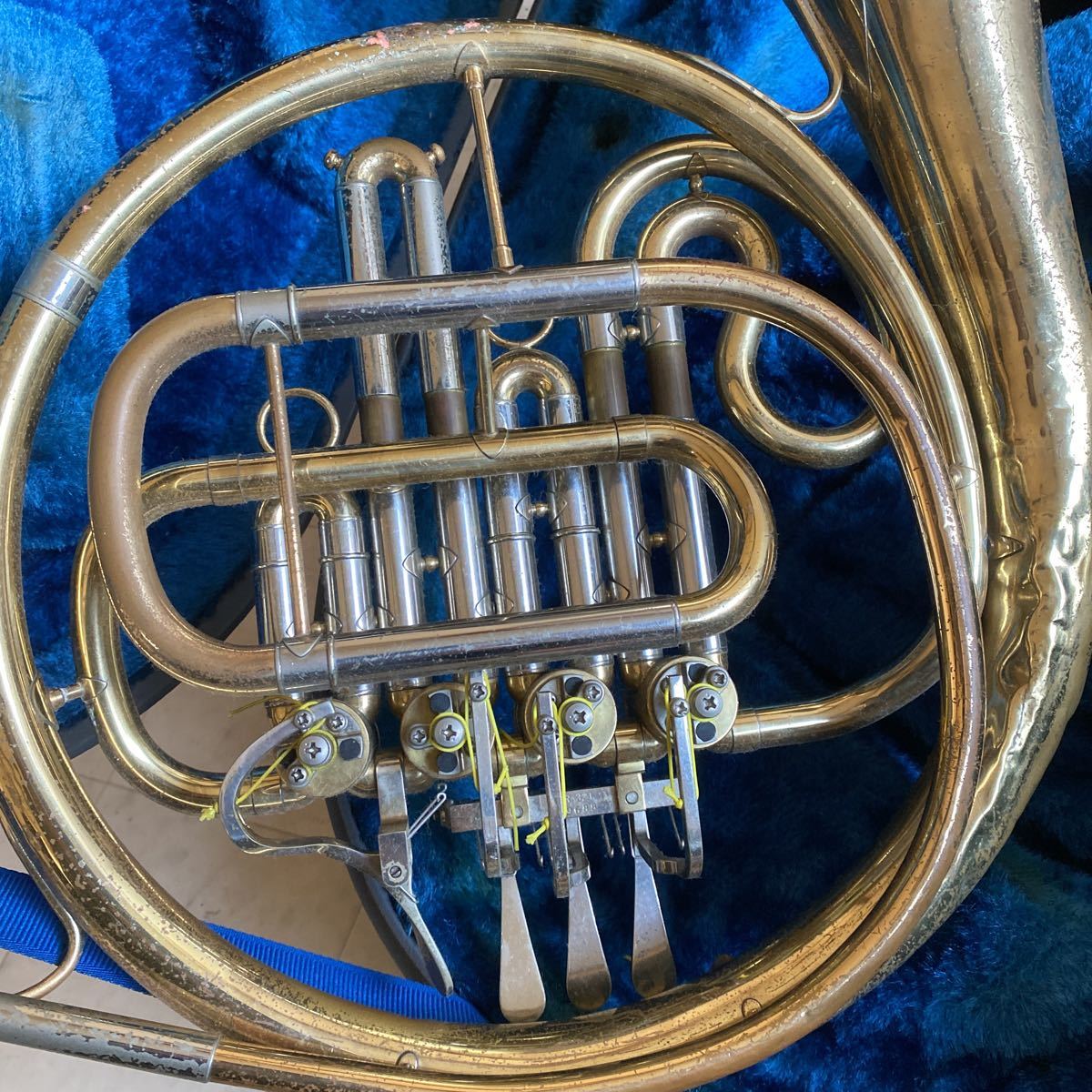 YAMAHA ヤマハ フレンチホルン 001310 マウスピース付き b♭フレンチ 