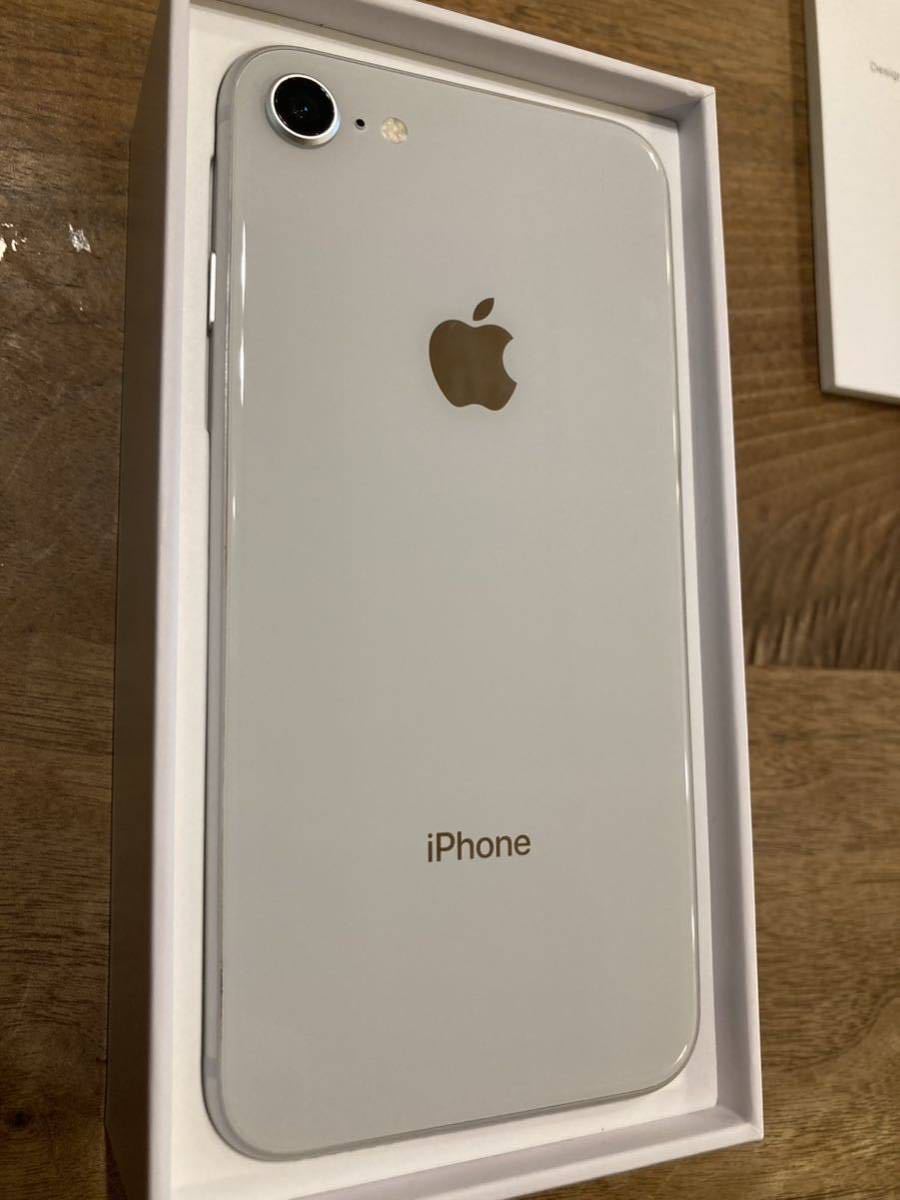 iPhone 8 本体 シルバー 64 GB au 美品 64GB 0 iPhone iPhone6