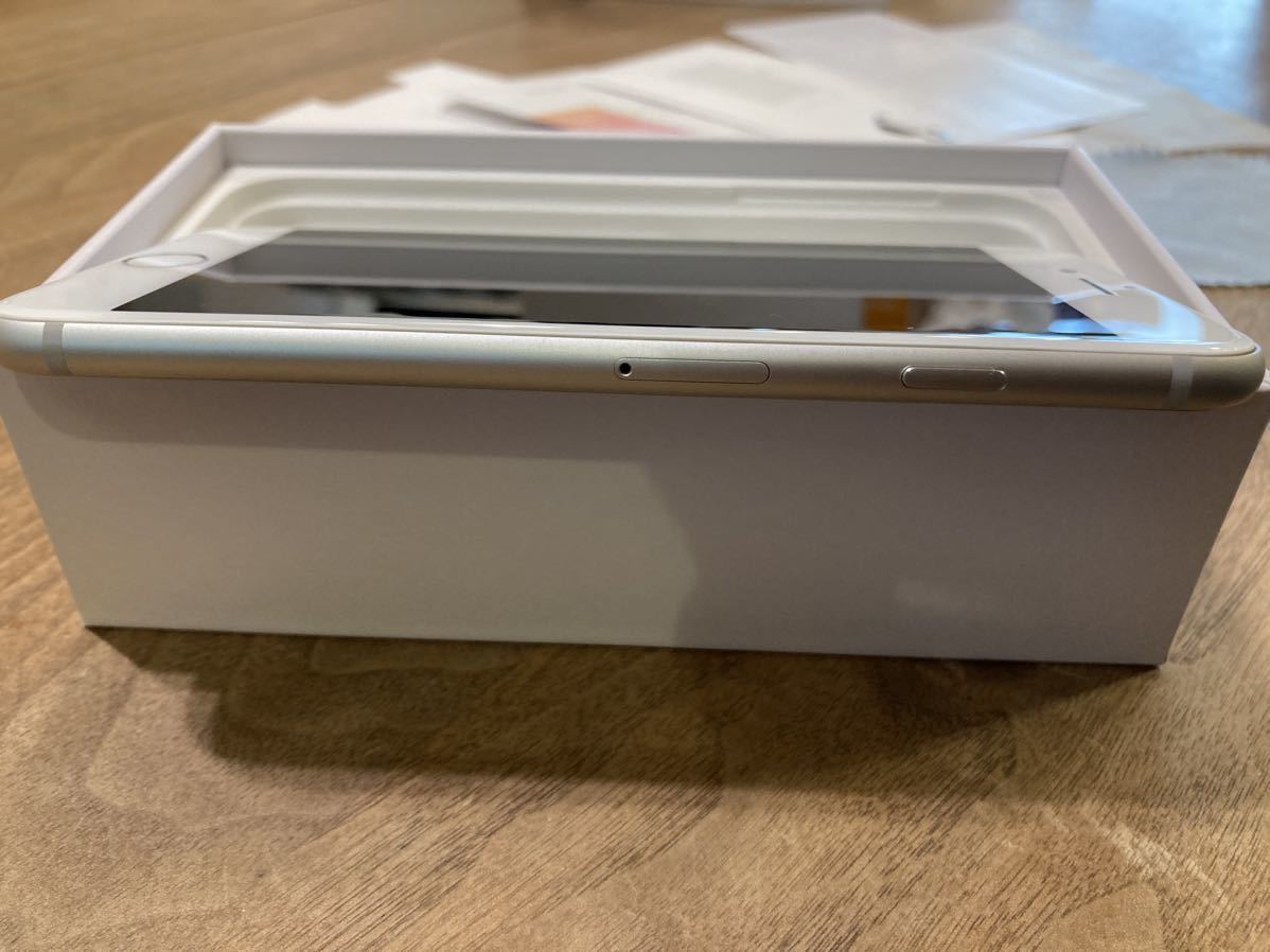 iPhone 8 本体 シルバー 64 GB au 美品 64GB 0 iPhone iPhone6