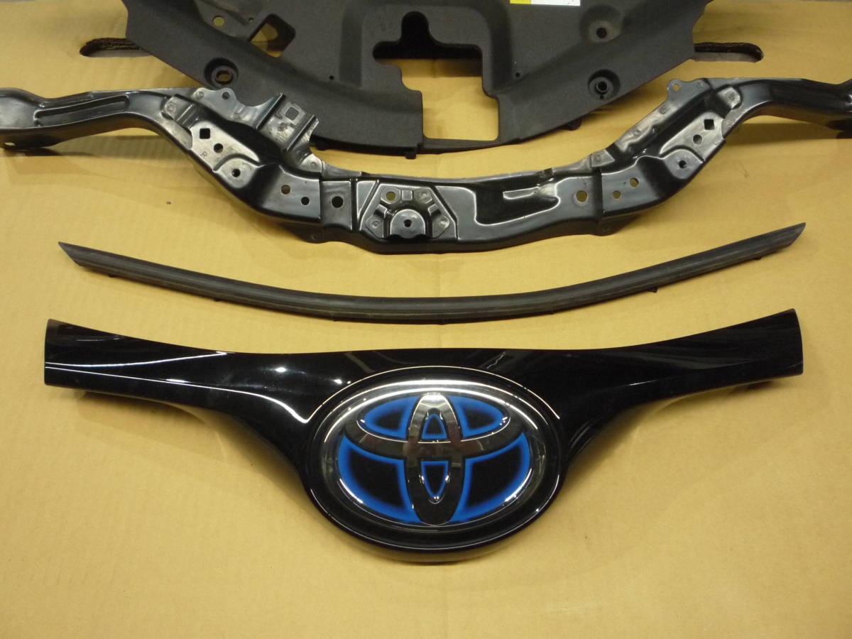  トヨタ C-HR HY ZYX10G 2016.12 Fグリル エンブレム ミリメータウェーブレーダーセンサーブラケット 状態 取付 レンズ 優良 品(フロント)｜売買されたオークション情報、yahooの商品情報をアーカイ トヨタ用
