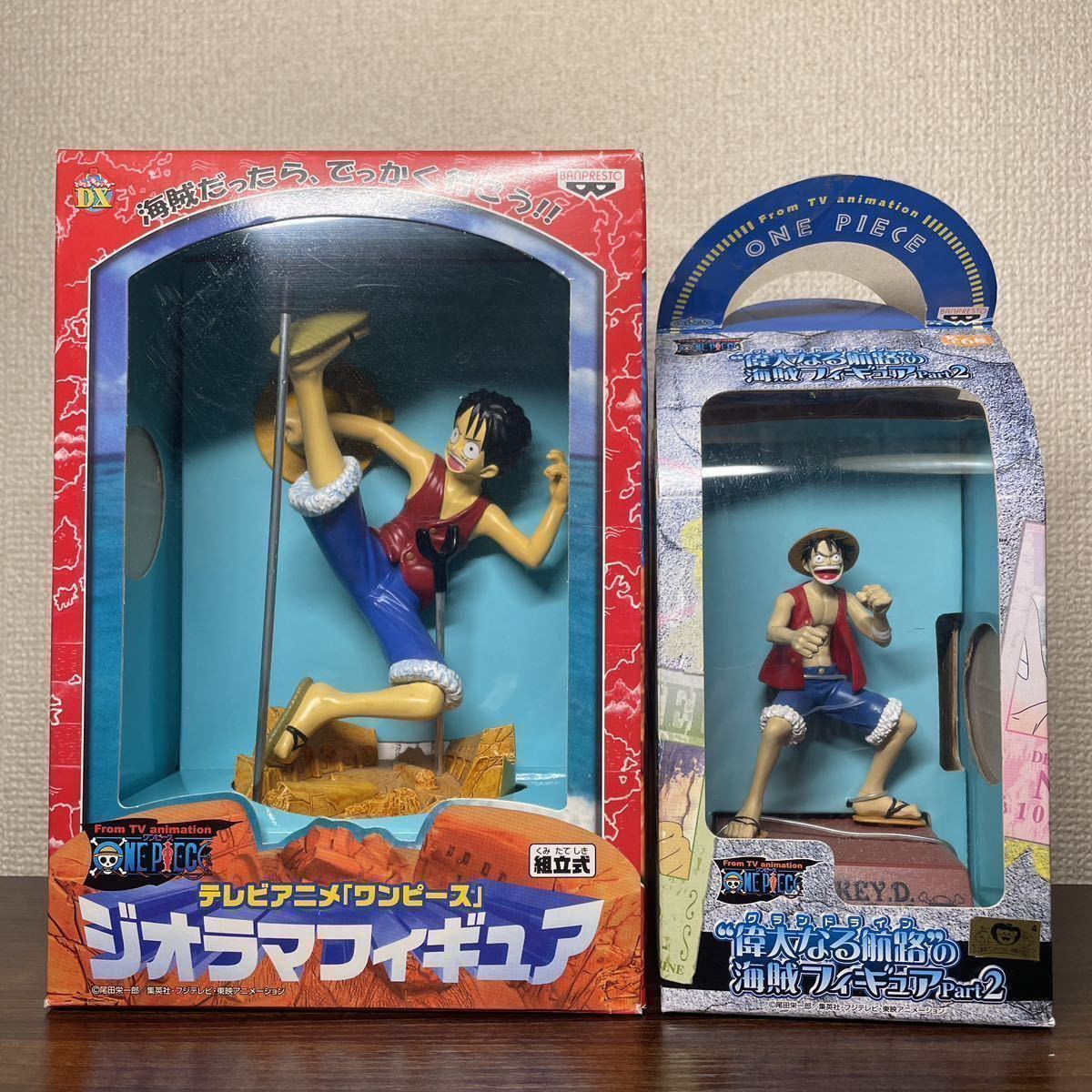 ワンピース フィギュア パンフレット キーホルダー 手配書 ピンバッジ 