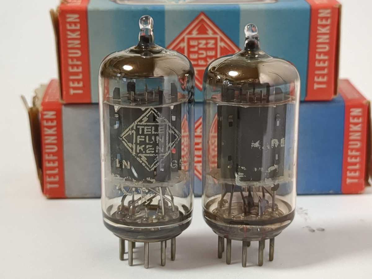 TELEFUNKEN ECC83/12AX7（スムースプレート、ダイヤマーク付