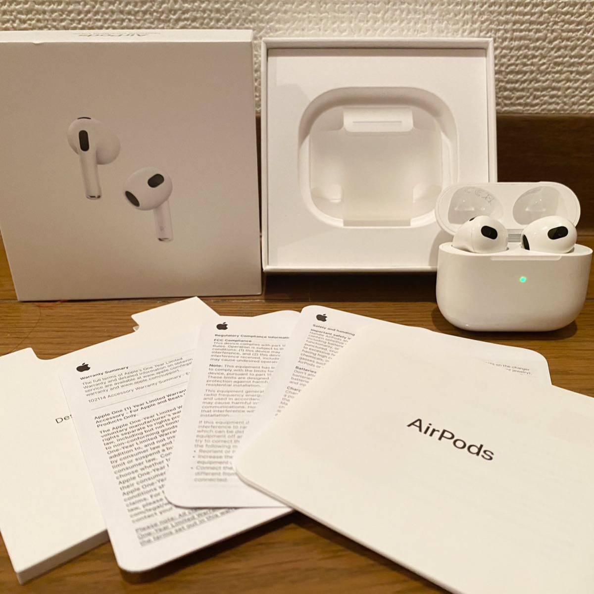 数量限定，定番 AirPods Apple Bluetoothイヤホン アップル エアポッズ(イヤホン、ヘッドフォン)｜売買されたオークション情報、yahooの商品情報をアーカイブ公開 - オークファン アップル