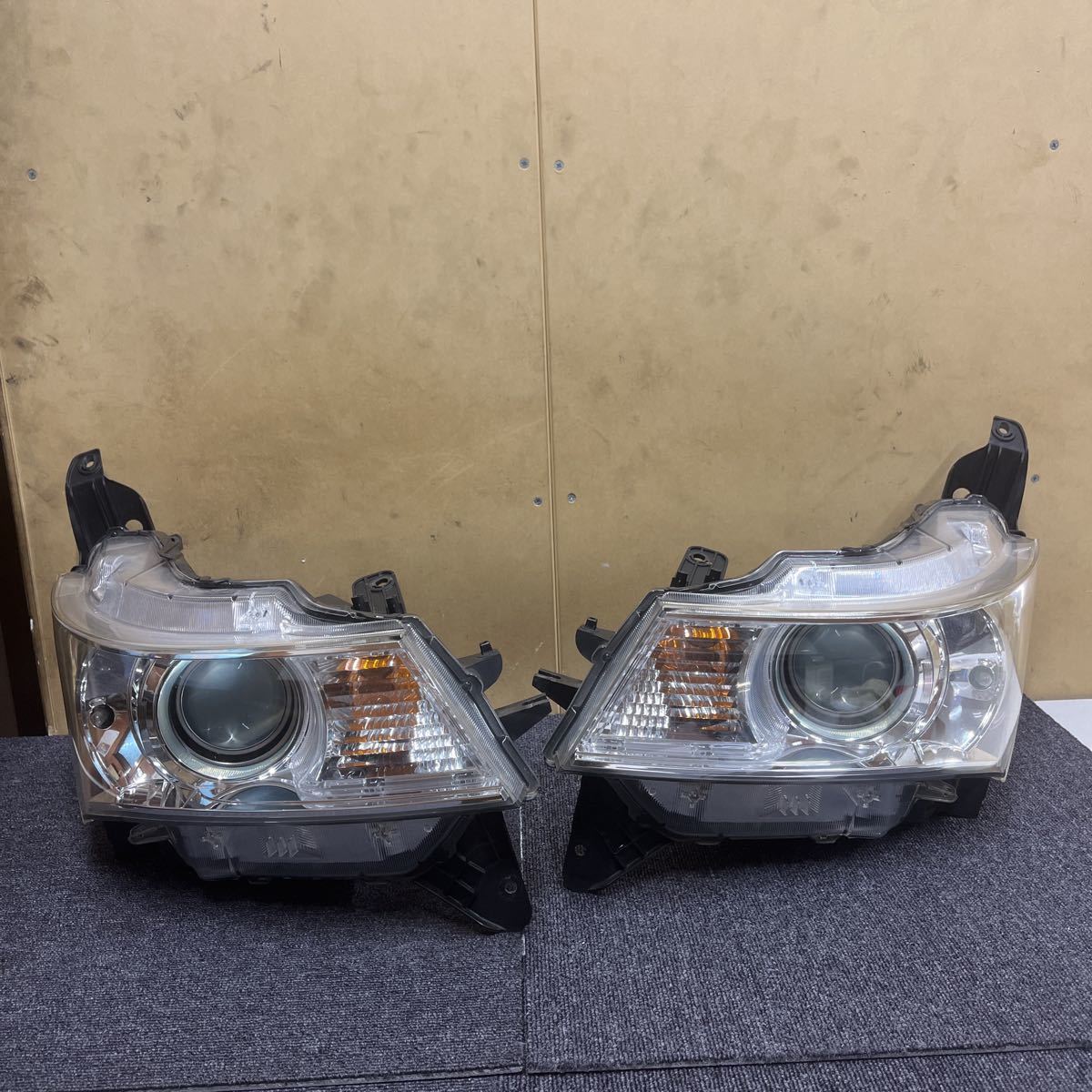 MK21SスズキパレットSW ヘッドライト左右セット 23-3 | CONTRALINEA.NET