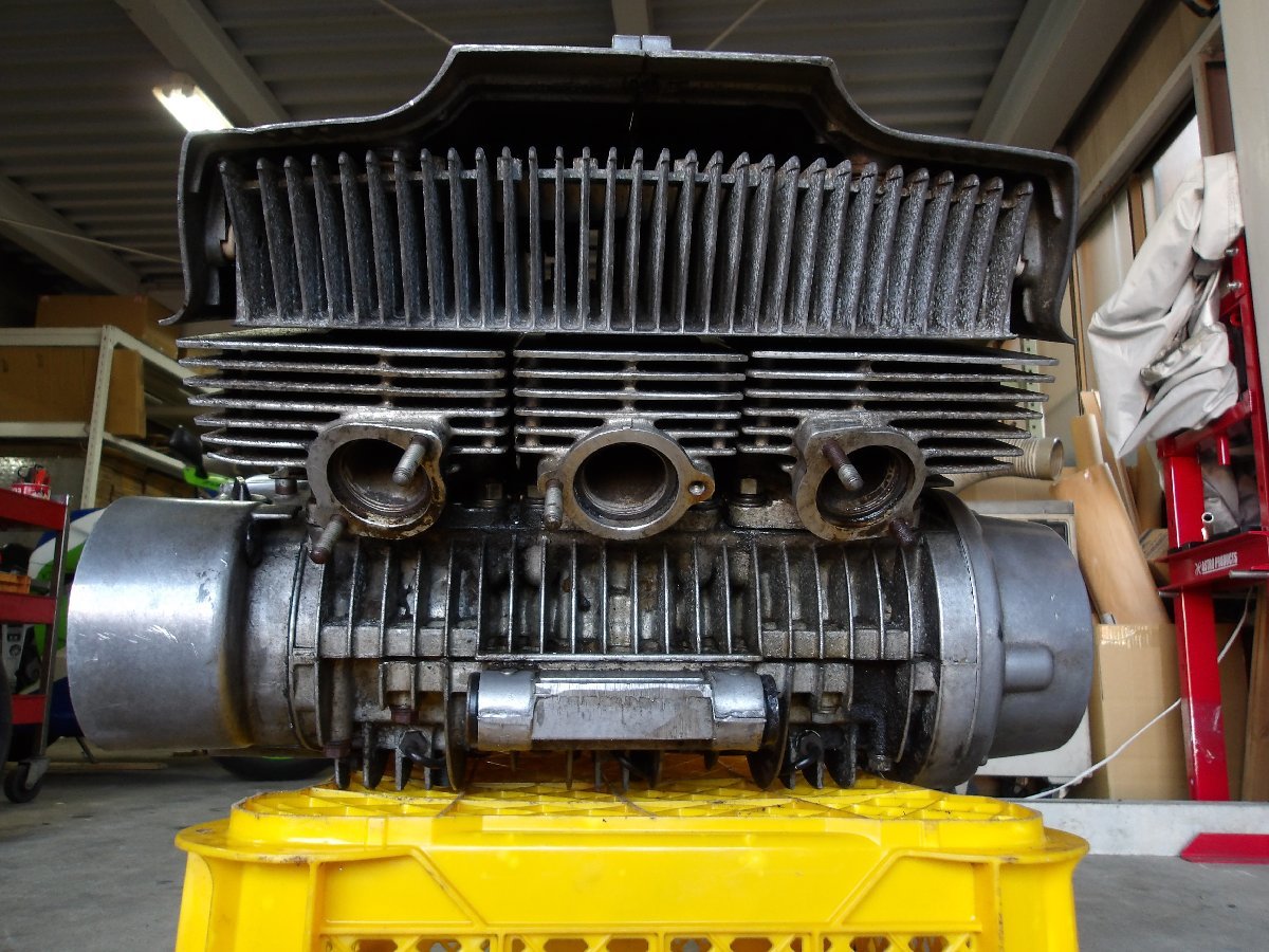 スズキ社製 GT380(2ストローク3気筒)部品どりジャンクエンジン 