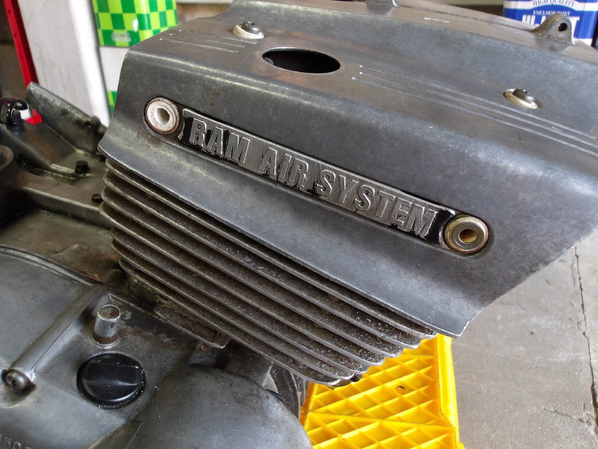 スズキ社製 GT380(2ストローク3気筒)部品どりジャンクエンジン 