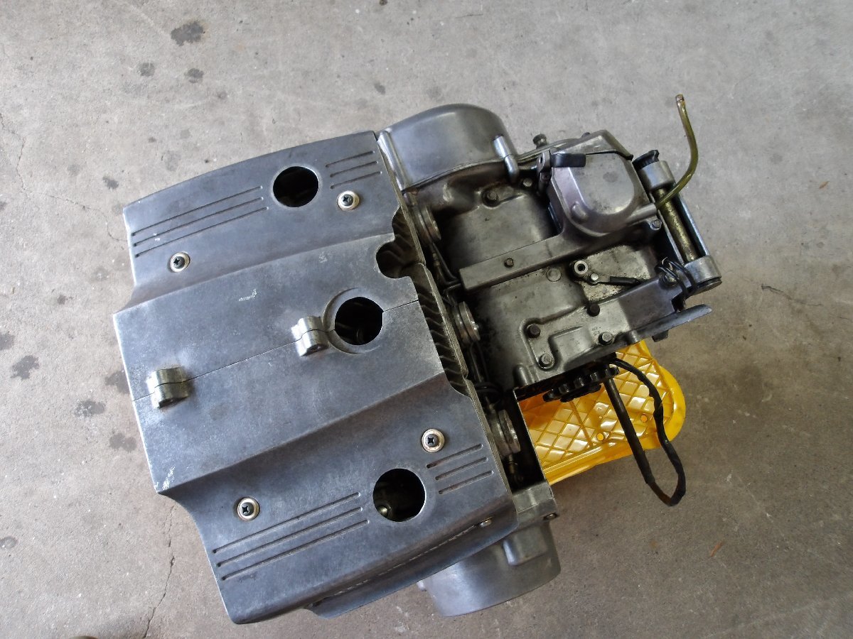 スズキ社製 GT380(2ストローク3気筒)部品どりジャンクエンジン 