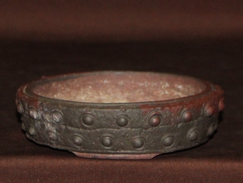 大人気，限定セール 玉芳庵 日本の名匠84 小松泉山秋／鋲付太鼓胴丸１１cm 高級モデル 秋静庵 印／山野草 蘭鉢 真柏 梅 石化桧 松 梔子 皐月／古作品(鉢)｜売買されたオークション情報、yahooの商品情報をアーカ 鉢