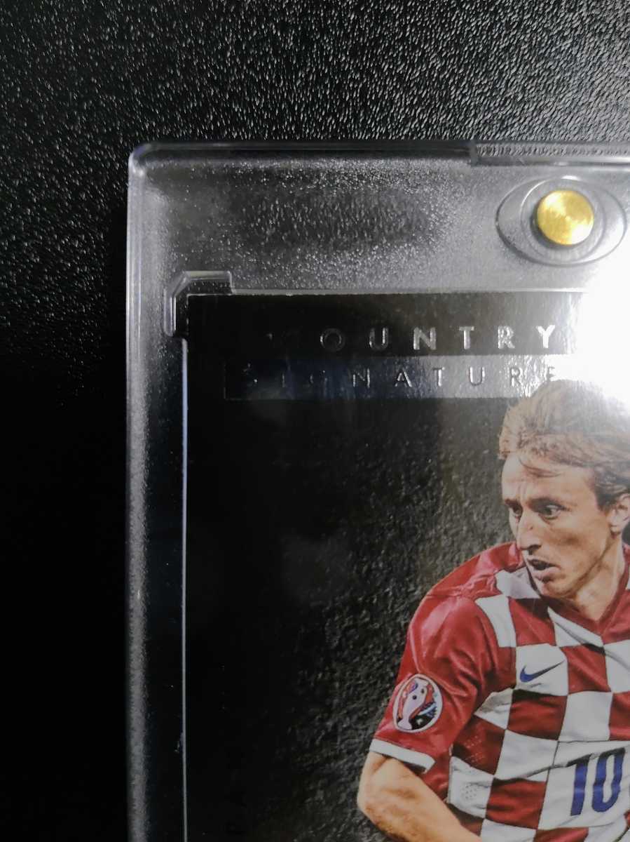 モドリッチ直筆サインカード 71／80 Panini Auto NOIR country 