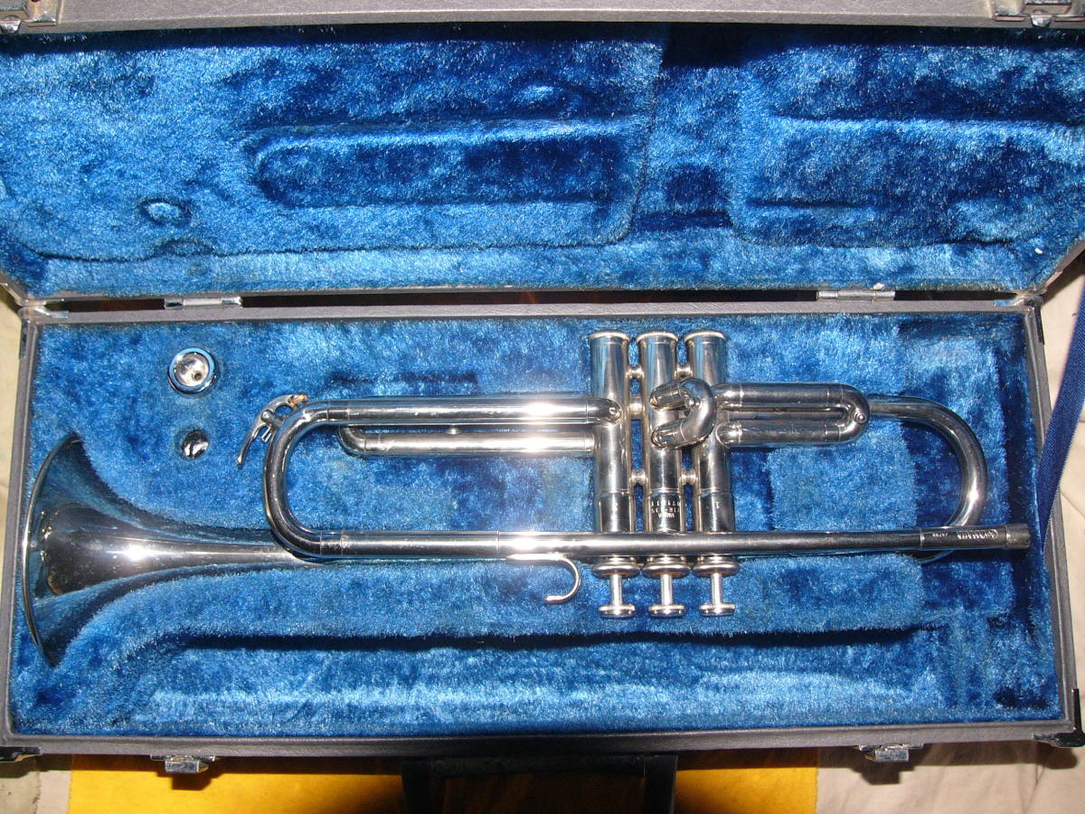 初心者の絶対的支持を得ている銘器種！！ヤマハ / YAMAHA YTR-135 / B